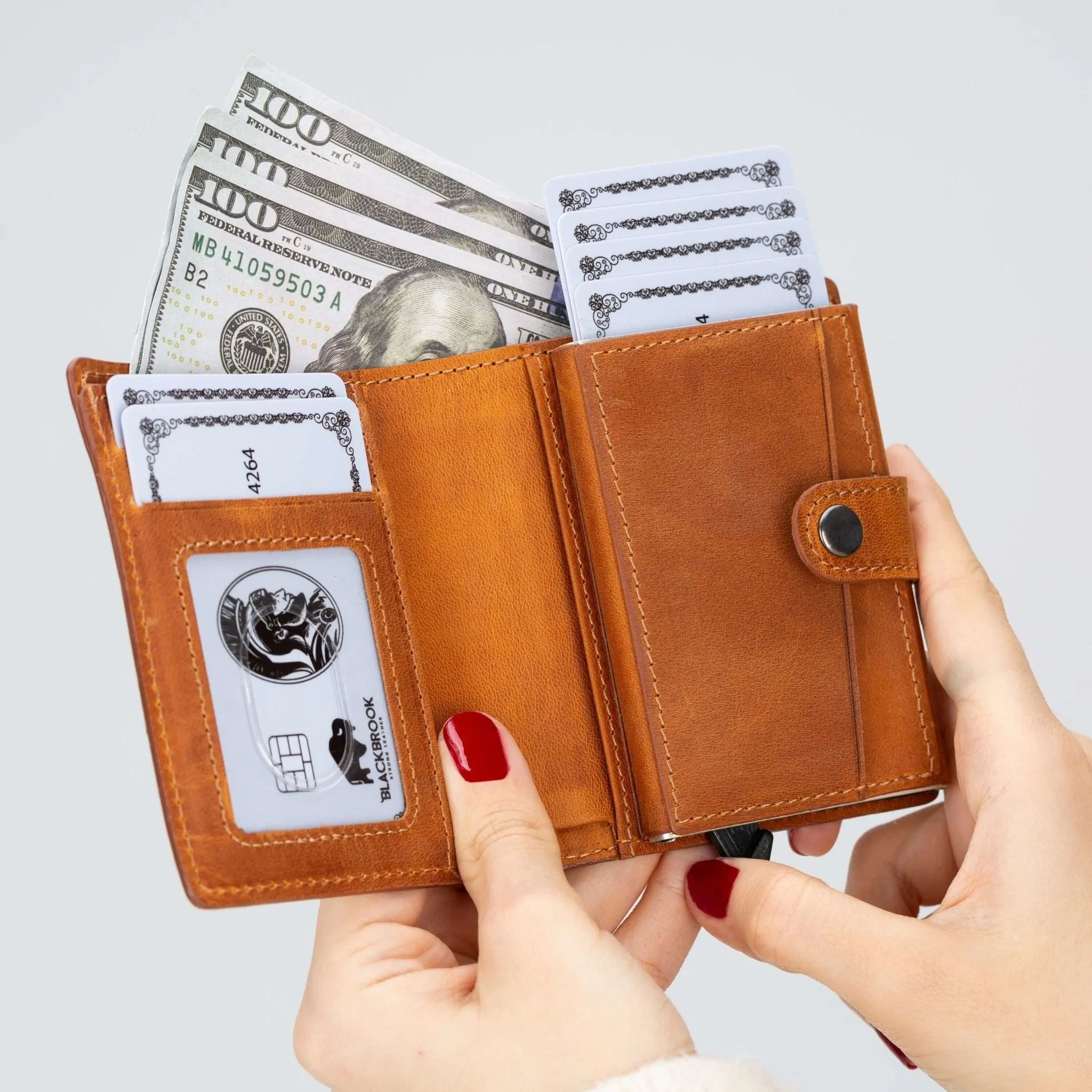 Max Slide Secure: RFID-Protected Wallet, Golden Brown