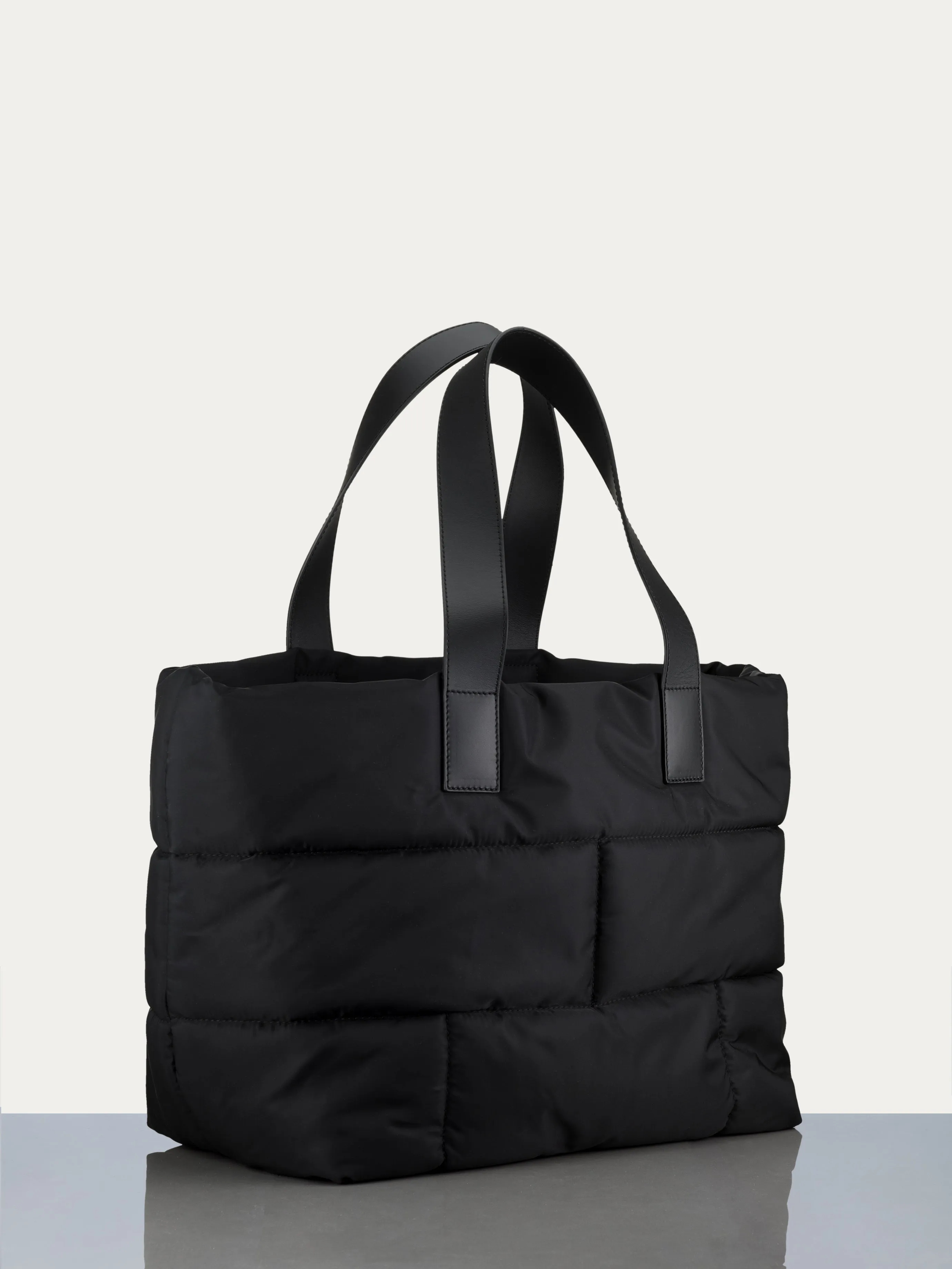 Nylon Quilted Plaque Tote -- Noir