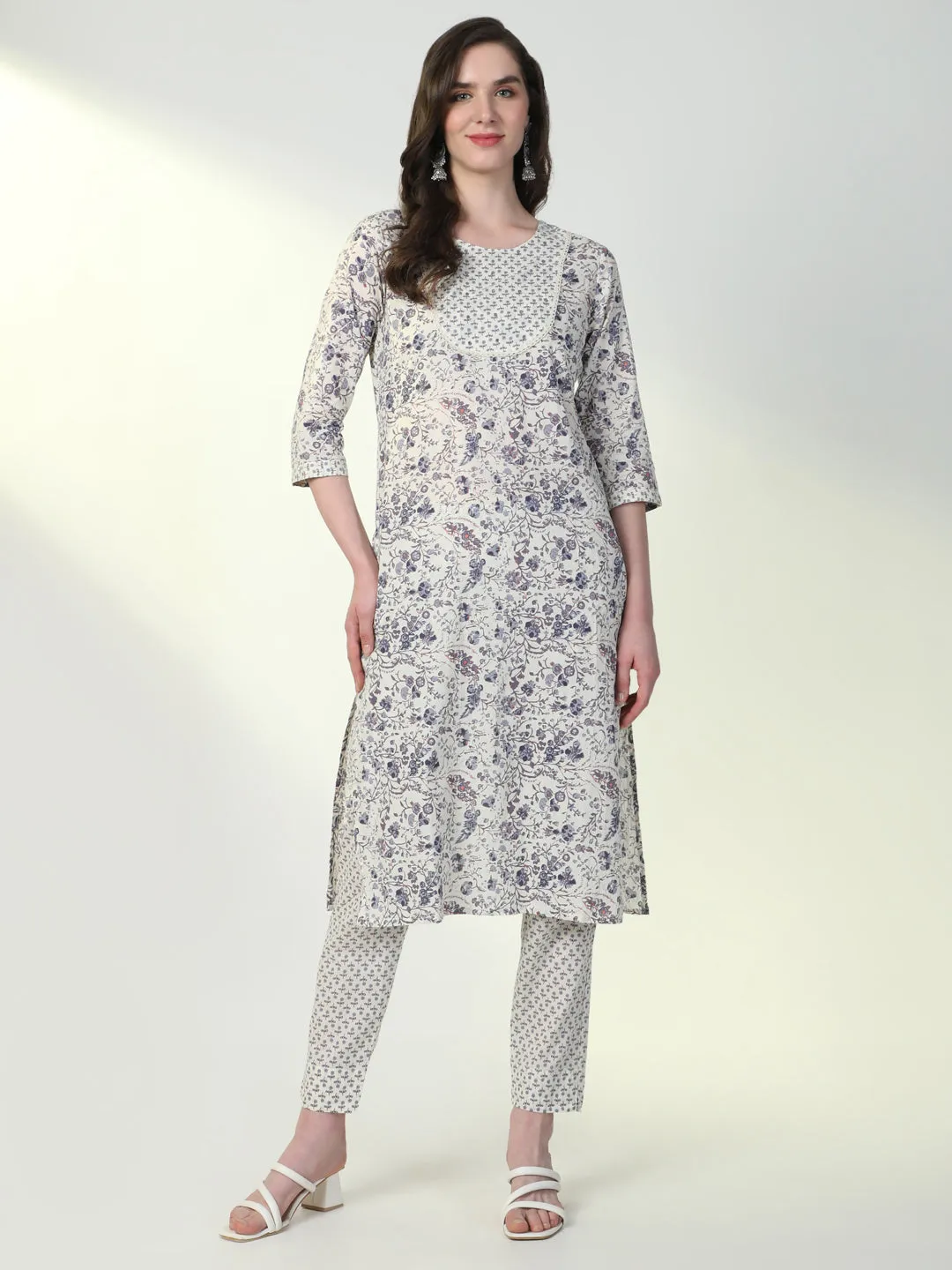 Women Off White Floral Straight Kurta Set